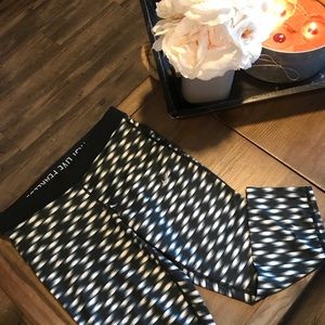 Nike Patterned Crop Leggings